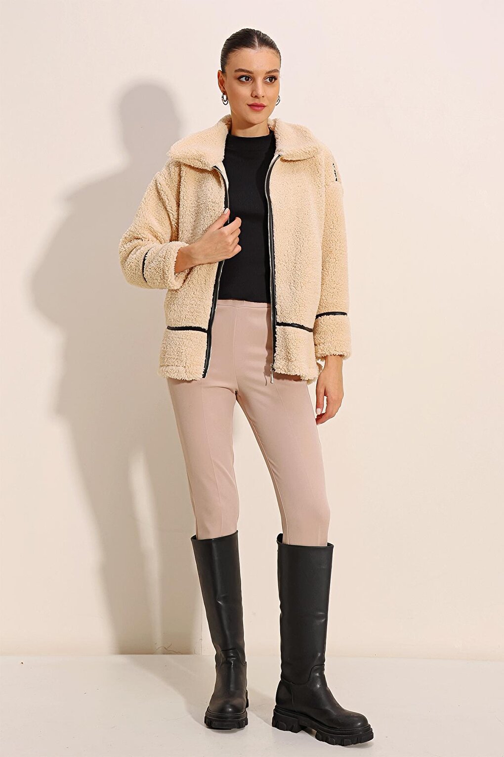 5173 Lined Plush Jacket - Beige