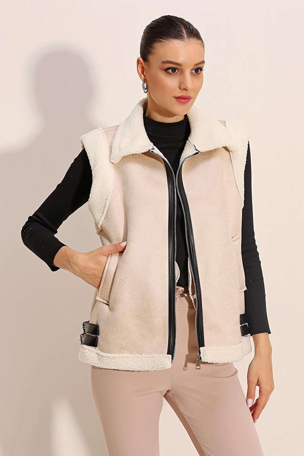 6792 Vest with Faux Fur Inside - Ecru