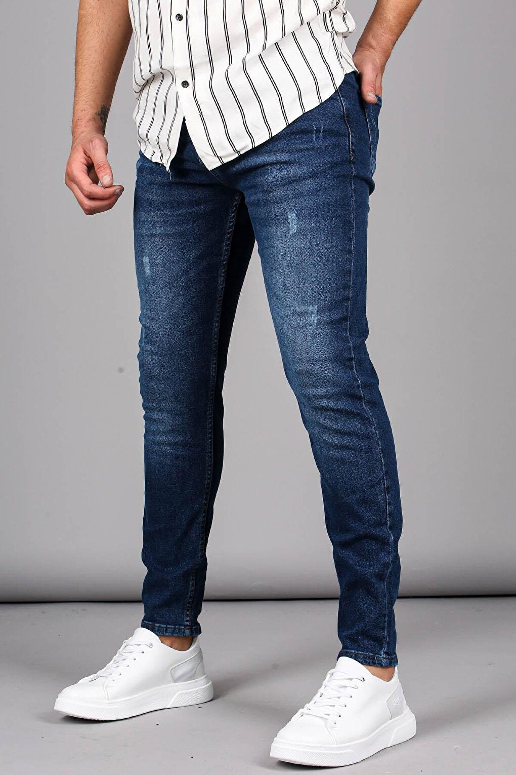 Straight Leg Relaxed Cut Men's Blue Jeans 6328