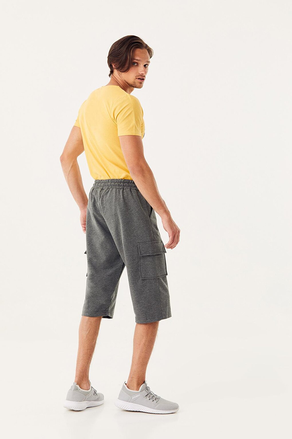 Capri with Elastic Waist Cargo Pocket