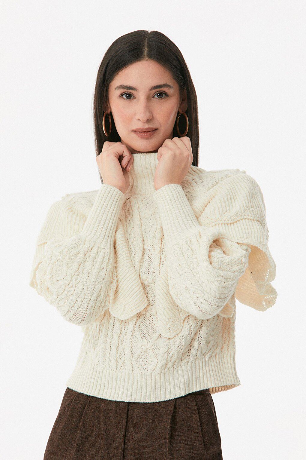 Ruffled Turtleneck Knitwear Sweater