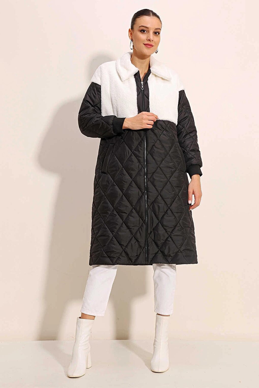 White Fur Detailed Zippered Puffer Coat