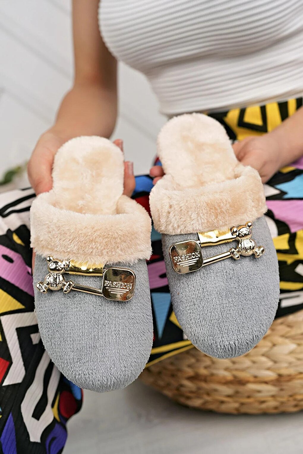 Fur Inside Silent Sole Buckle Detailed Women's Home Slippers P01-10-23