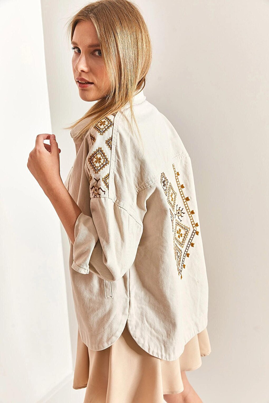 Women's Ethnic Embroidery Patterned Gabardine Jacket