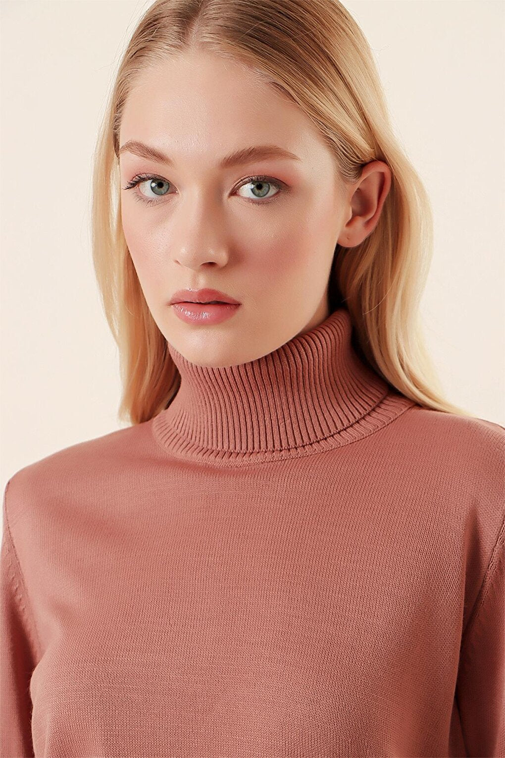 15747 Turtleneck Knitwear Sweater - Dusty Rose