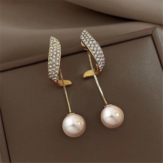 Stylish Earrings with Pearls and Stones