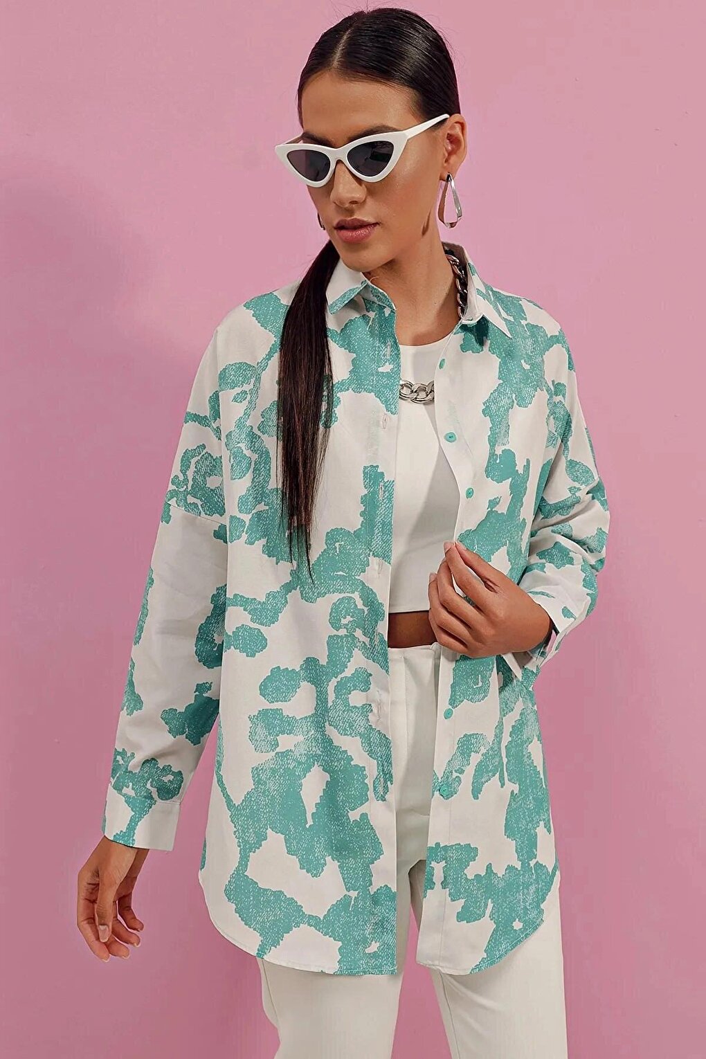 Women's Patterned Green White Oversize Long Basic Shirt Hzl22w-bd139001