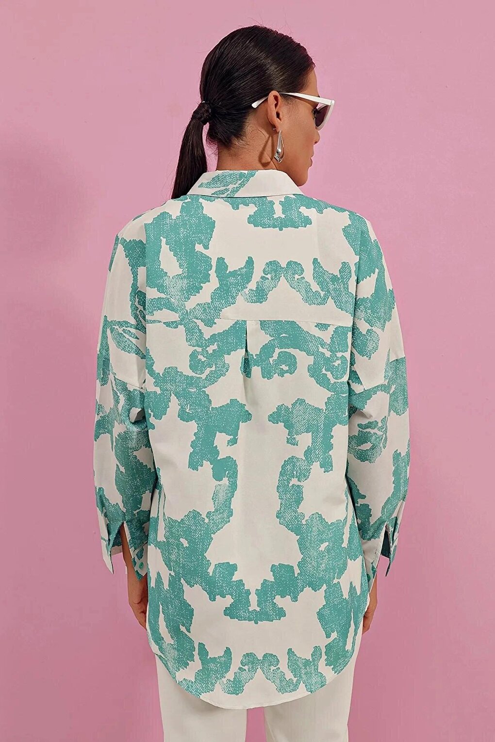 Women's Patterned Green White Oversize Long Basic Shirt Hzl22w-bd139001