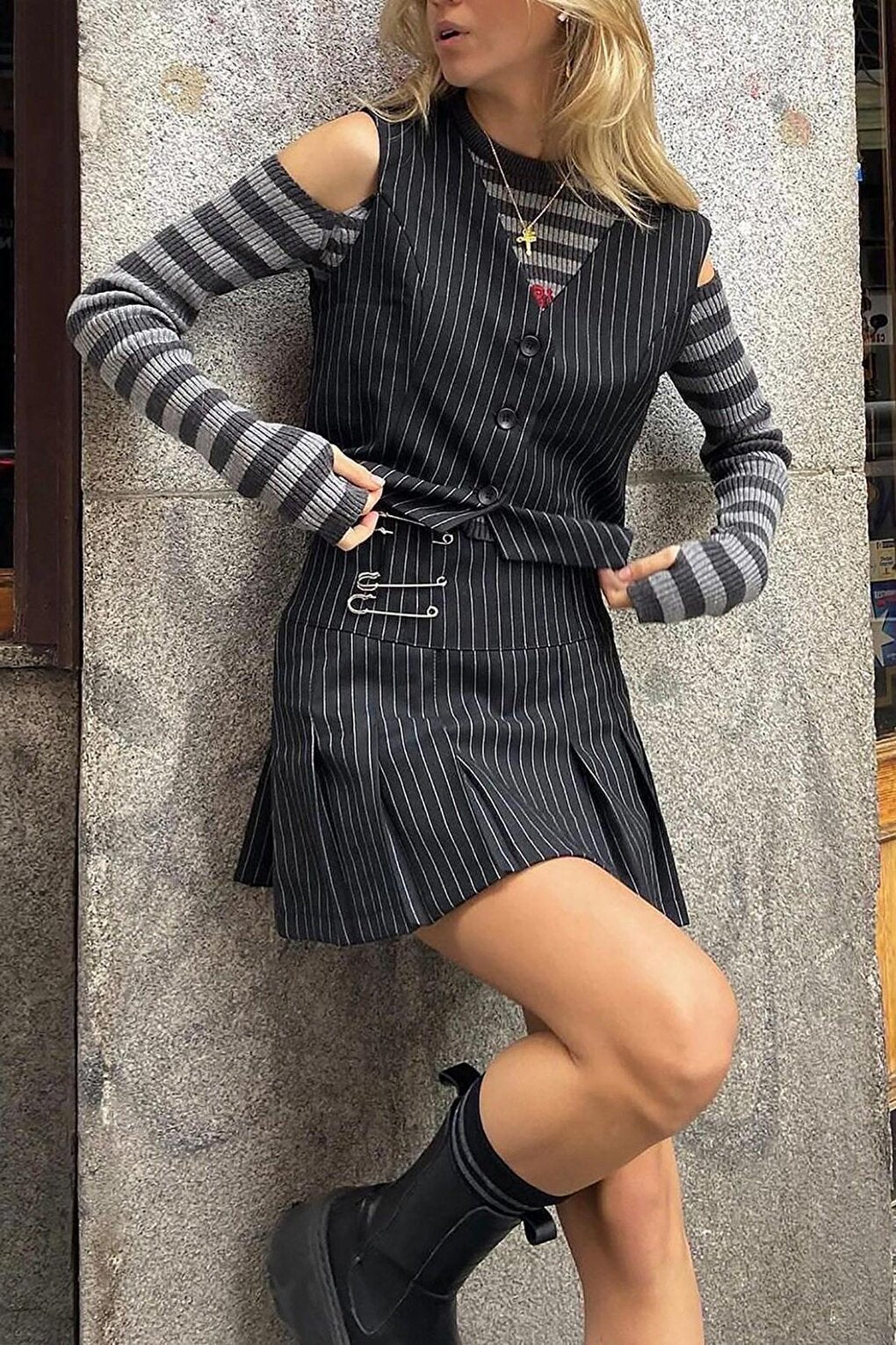 Black Striped Pleated Short Women's Skirt MG1451