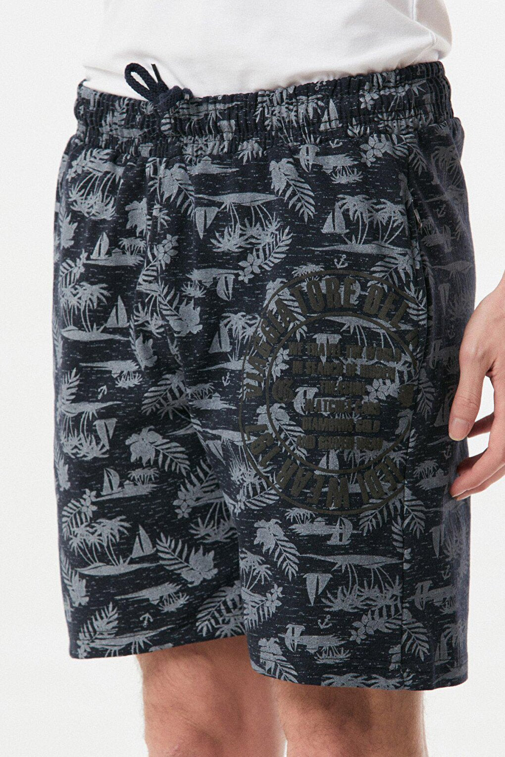 Palm Tree Printed Pocket Zippered Shorts