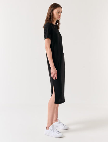 Black Straight Cut Crew Neck Short Sleeve Knitted Dress