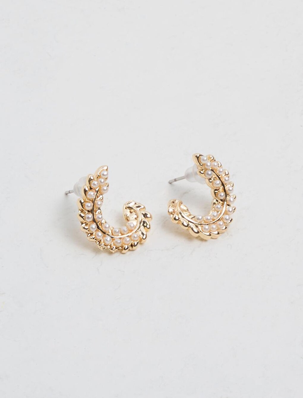 White Leaf Figured Pearl Detailed Earrings