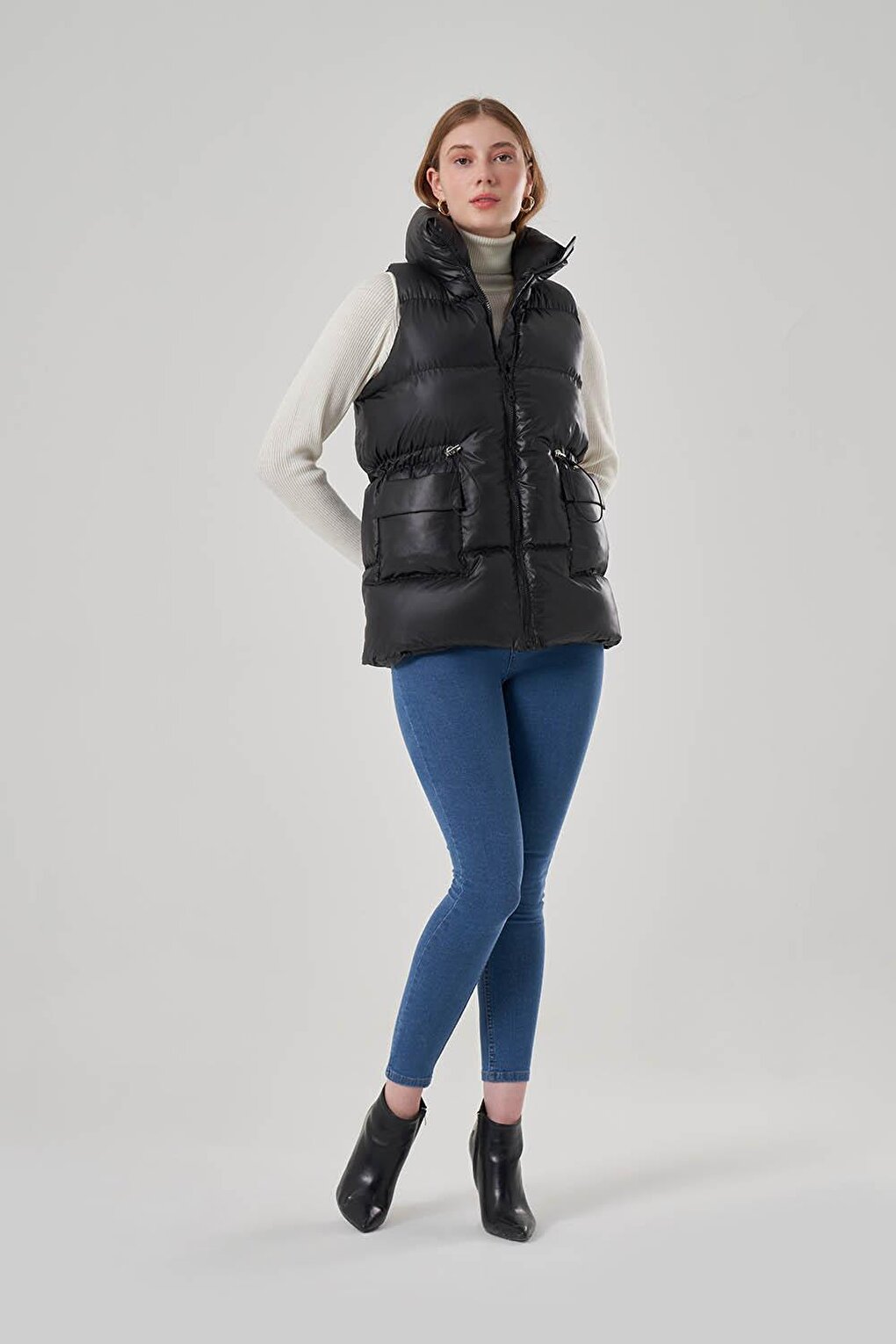 Puffy Black Vest with Drawstring on the Side