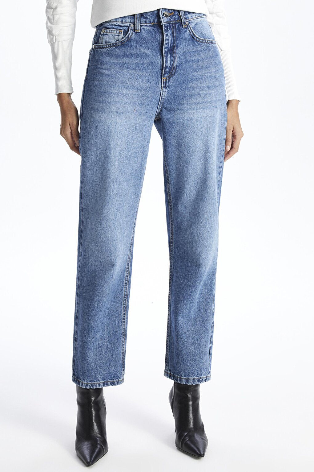 High Waist Straight Jean