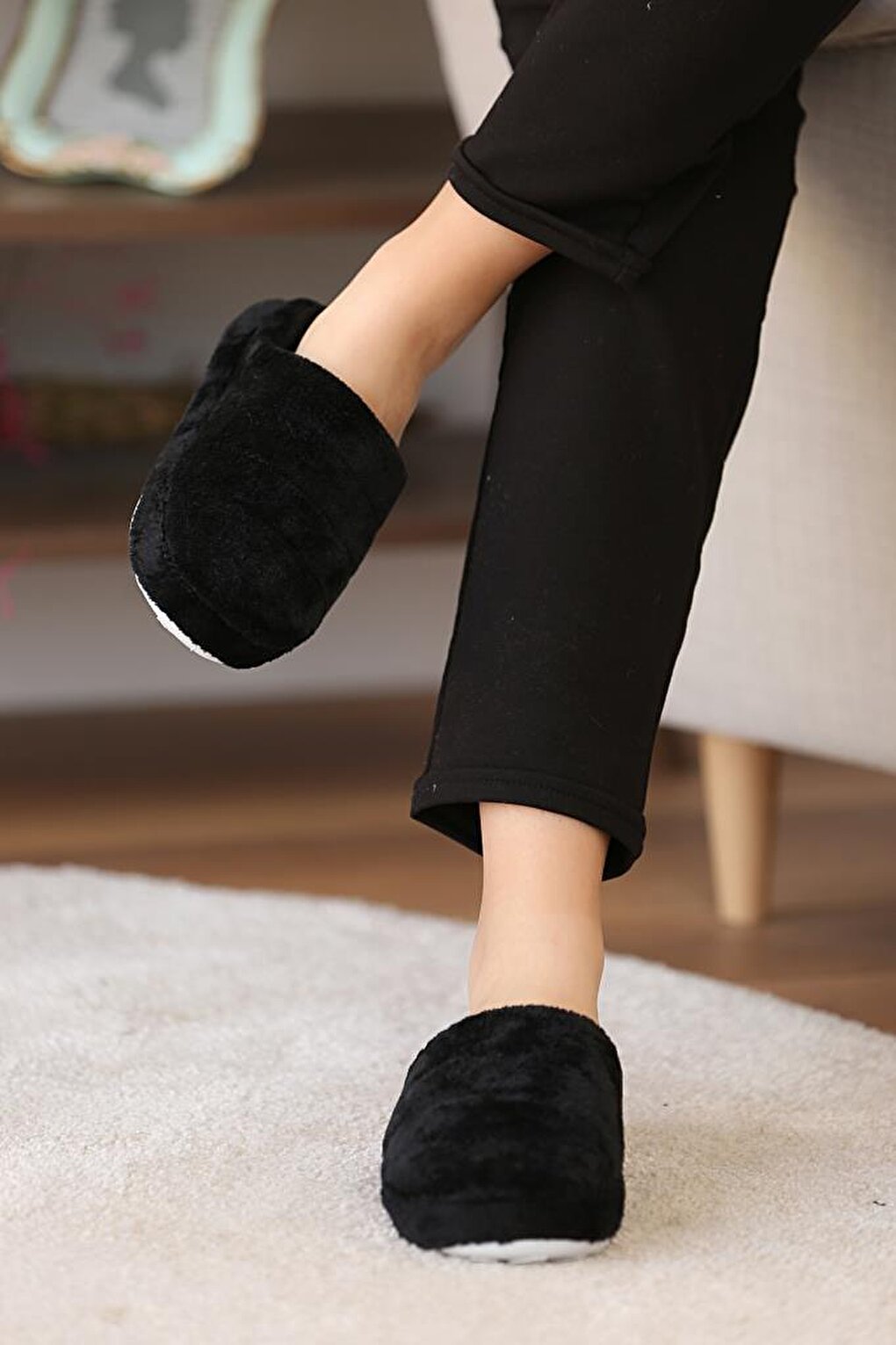 Closed Front Polar Women's House Slippers A660-20Black