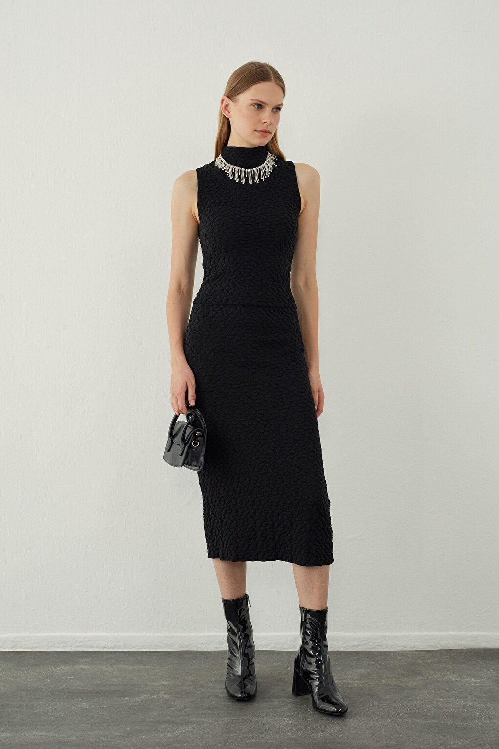 Black Embossed Patterned Midi Knit Skirt