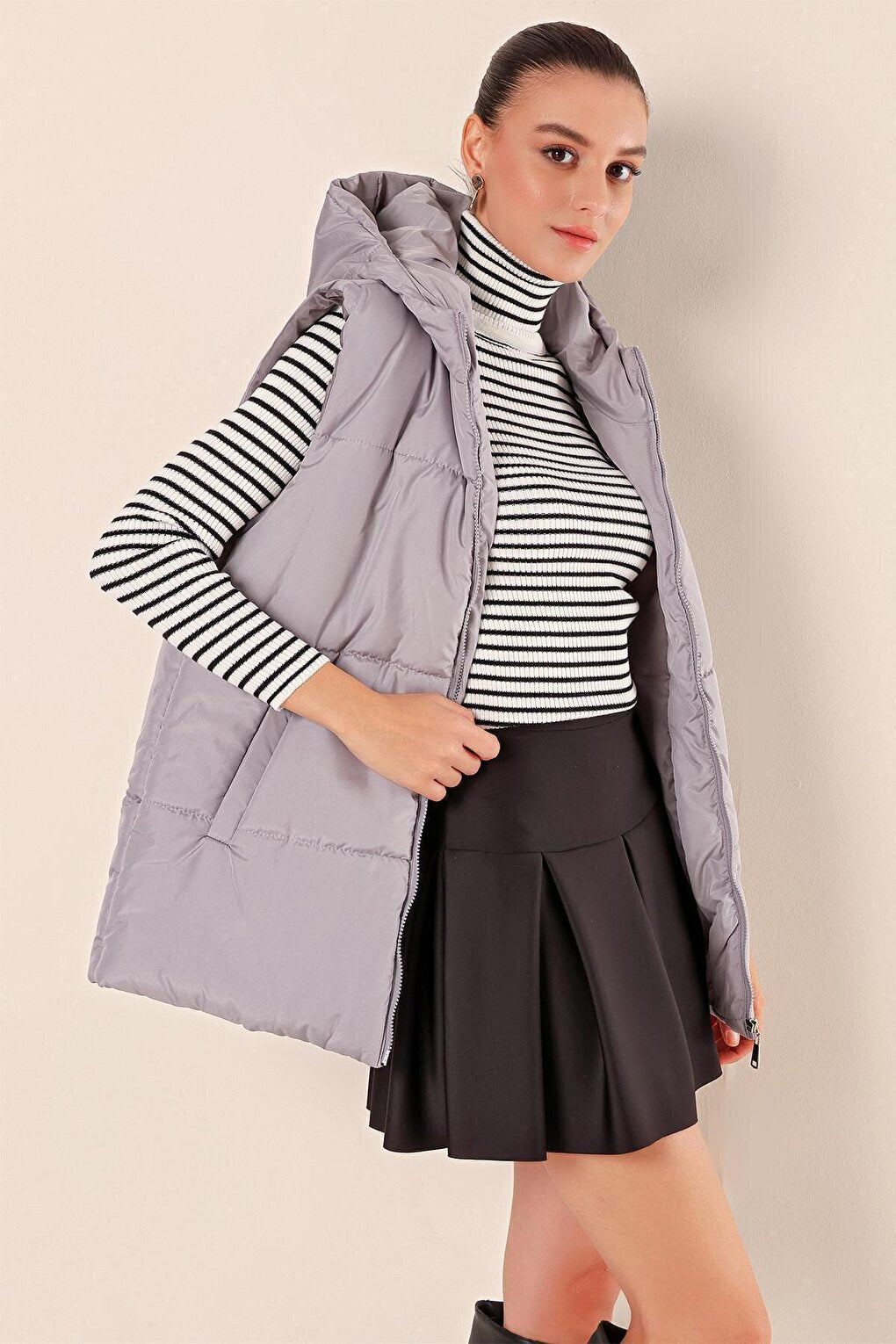 6787 Short Puffer Vest - Gray