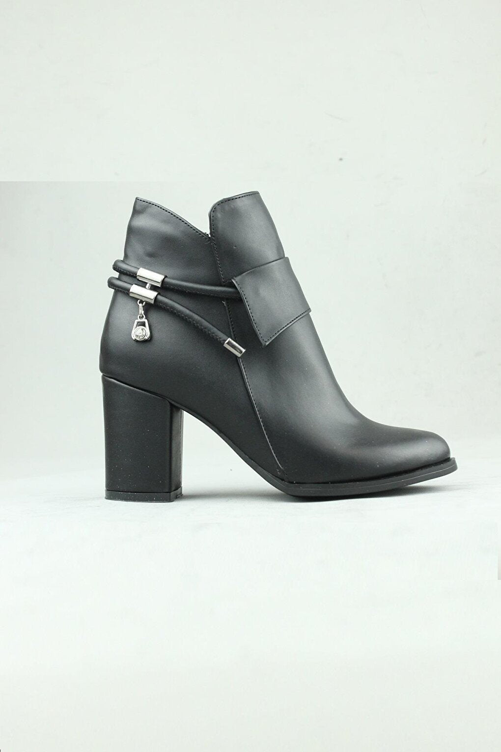 0506 Side Zipper Vegan Leather Heeled Boots Women Black