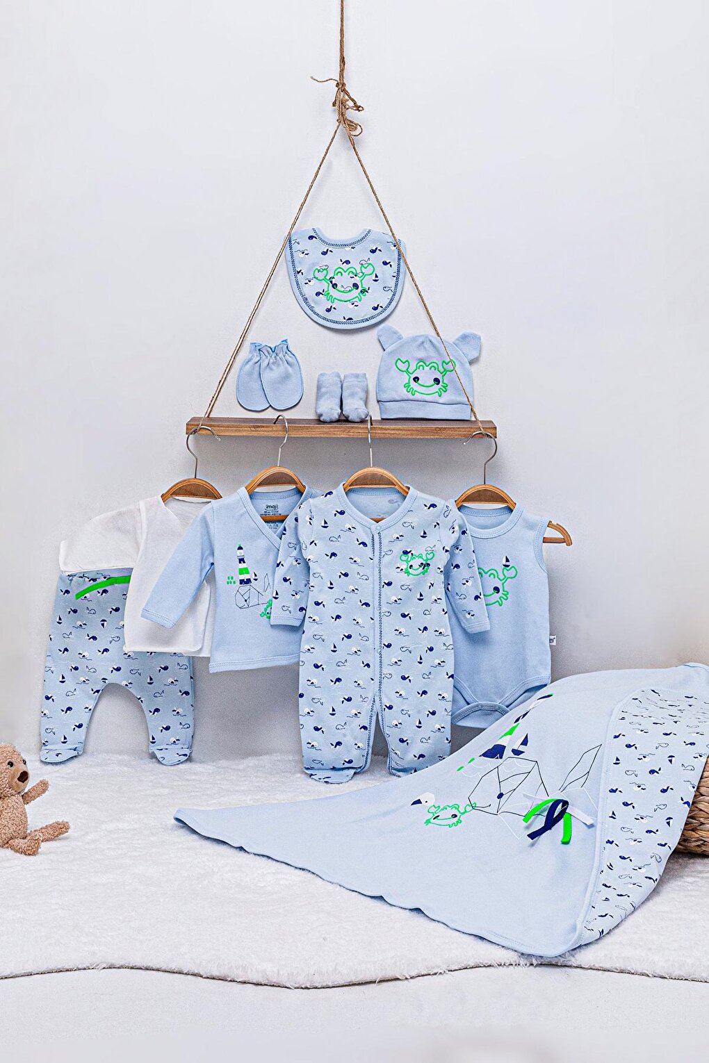 Fish Printed 10-Piece Baby Hospital Discharge Set 16556