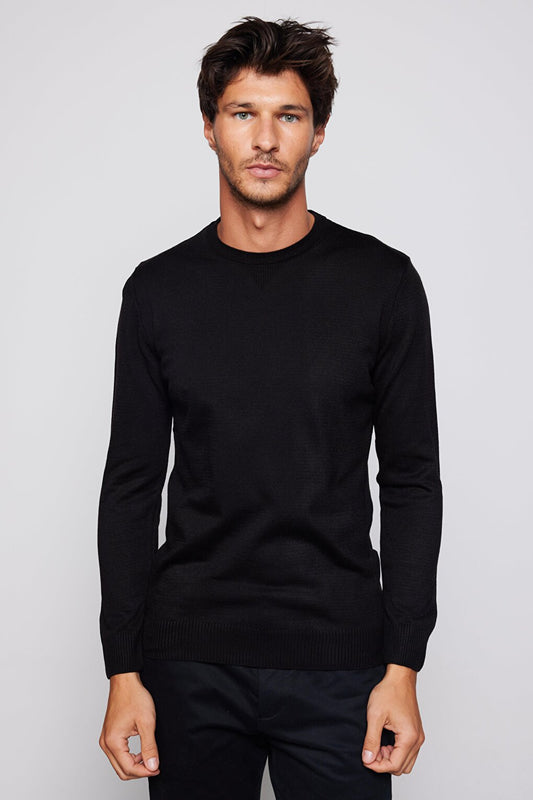 Slim Fit Narrow Cut Crew Neck Soft Textured Men's Sweater