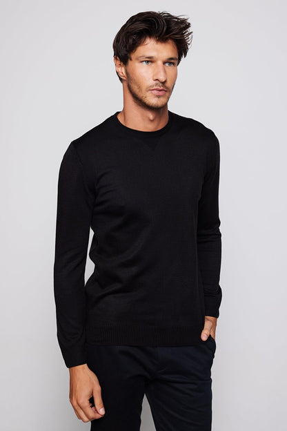 Slim Fit Narrow Cut Crew Neck Soft Textured Men's Sweater