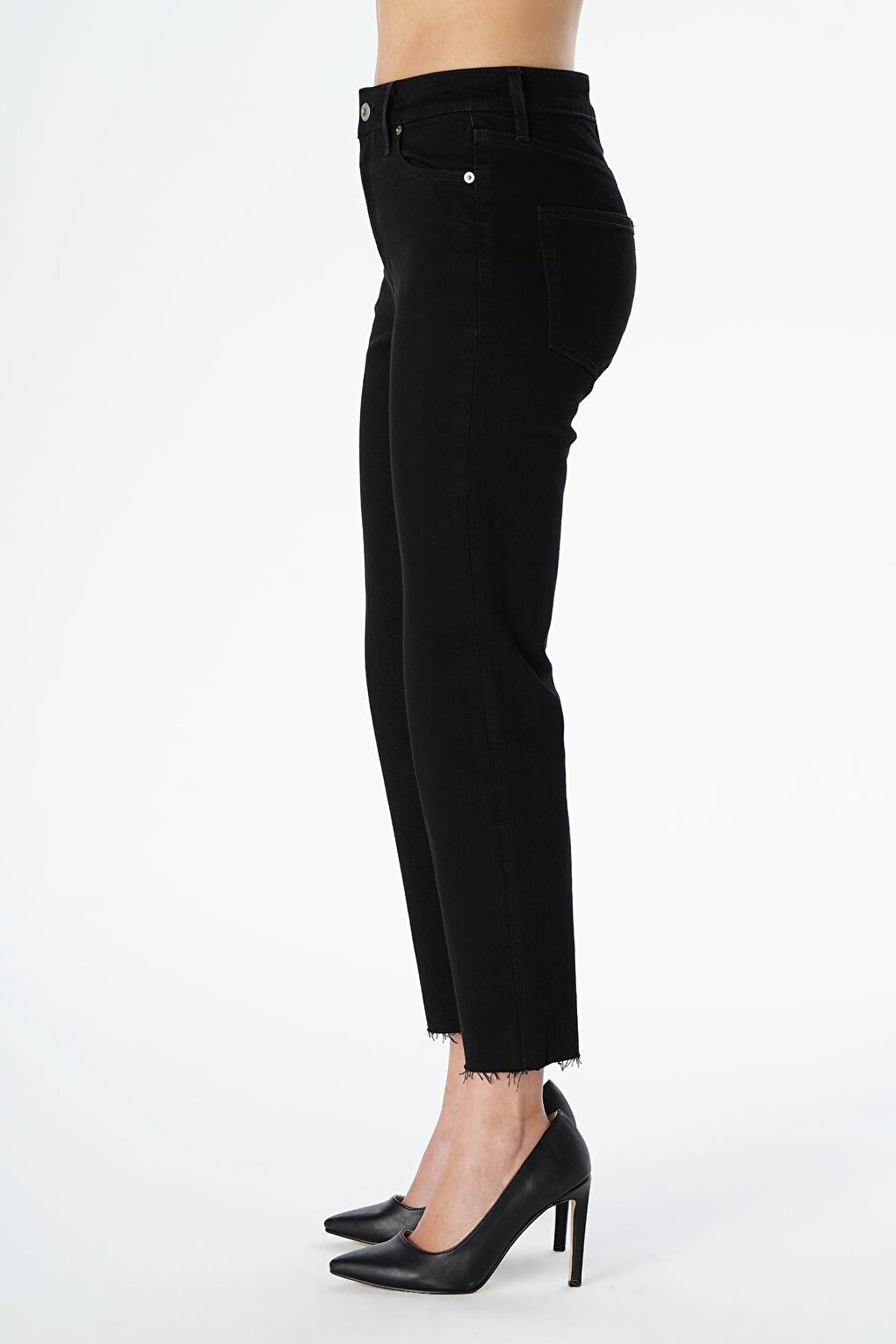 Eliza Cropped Black Cropped Straight Fit Zippered Jean Trousers C 4518-071