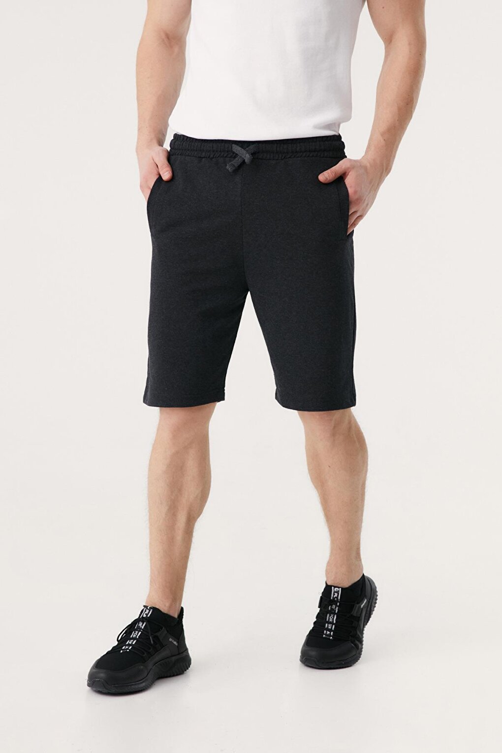 Elastic Waist Pocket Shorts