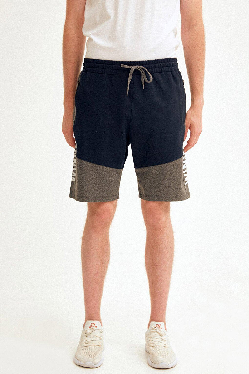 Shorts with Zipper Pocket and Printed Sides