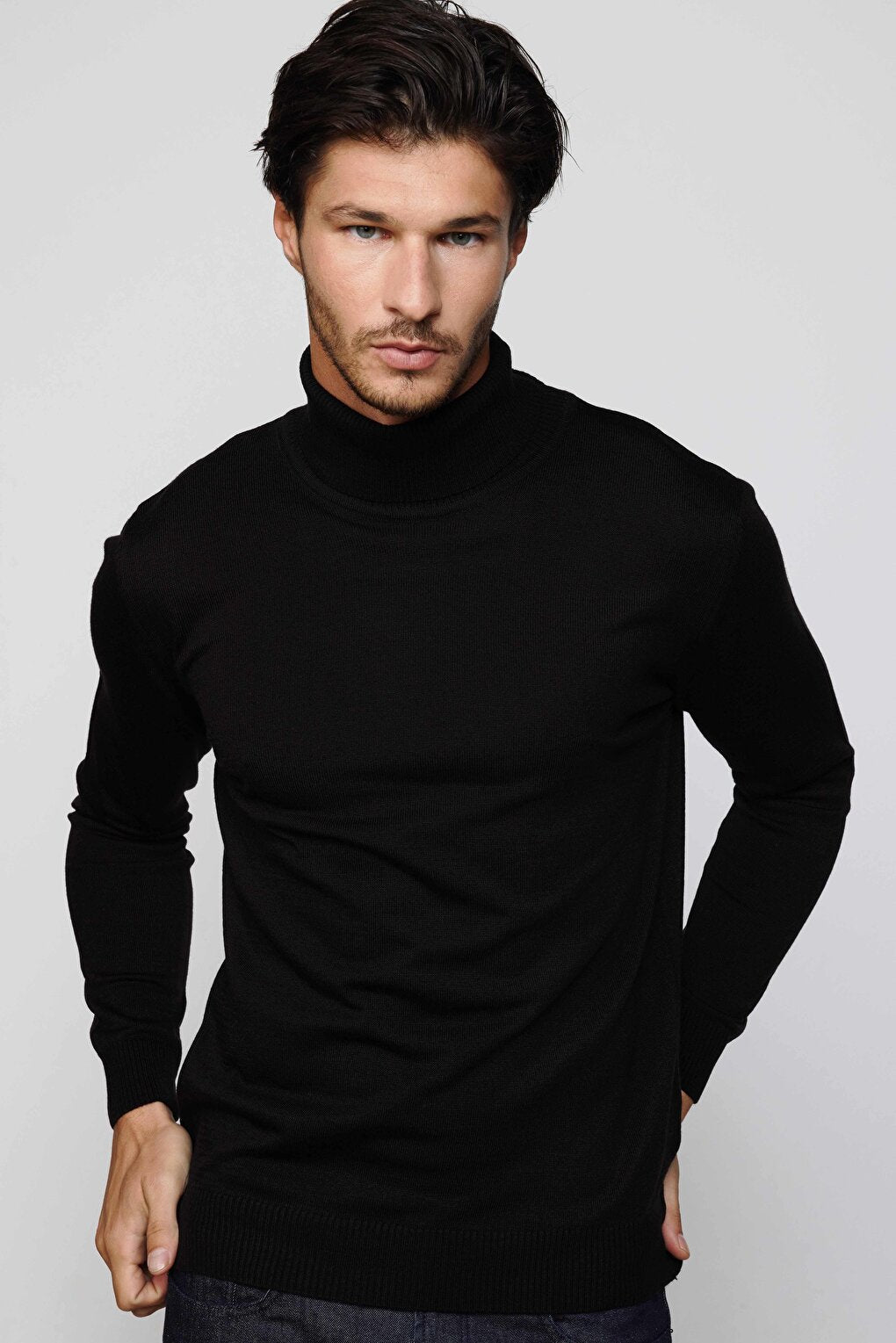 Slim Fit Narrow Cut Full Turtleneck Non-Pilling Soft Textured Black Men's Sweater