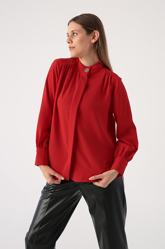 Red Collar Short Shirt