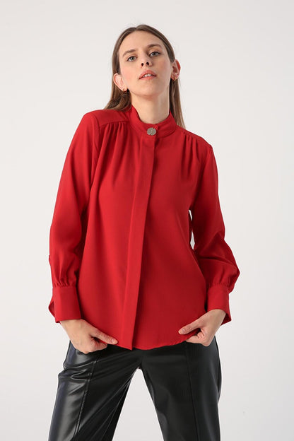 Red Collar Short Shirt