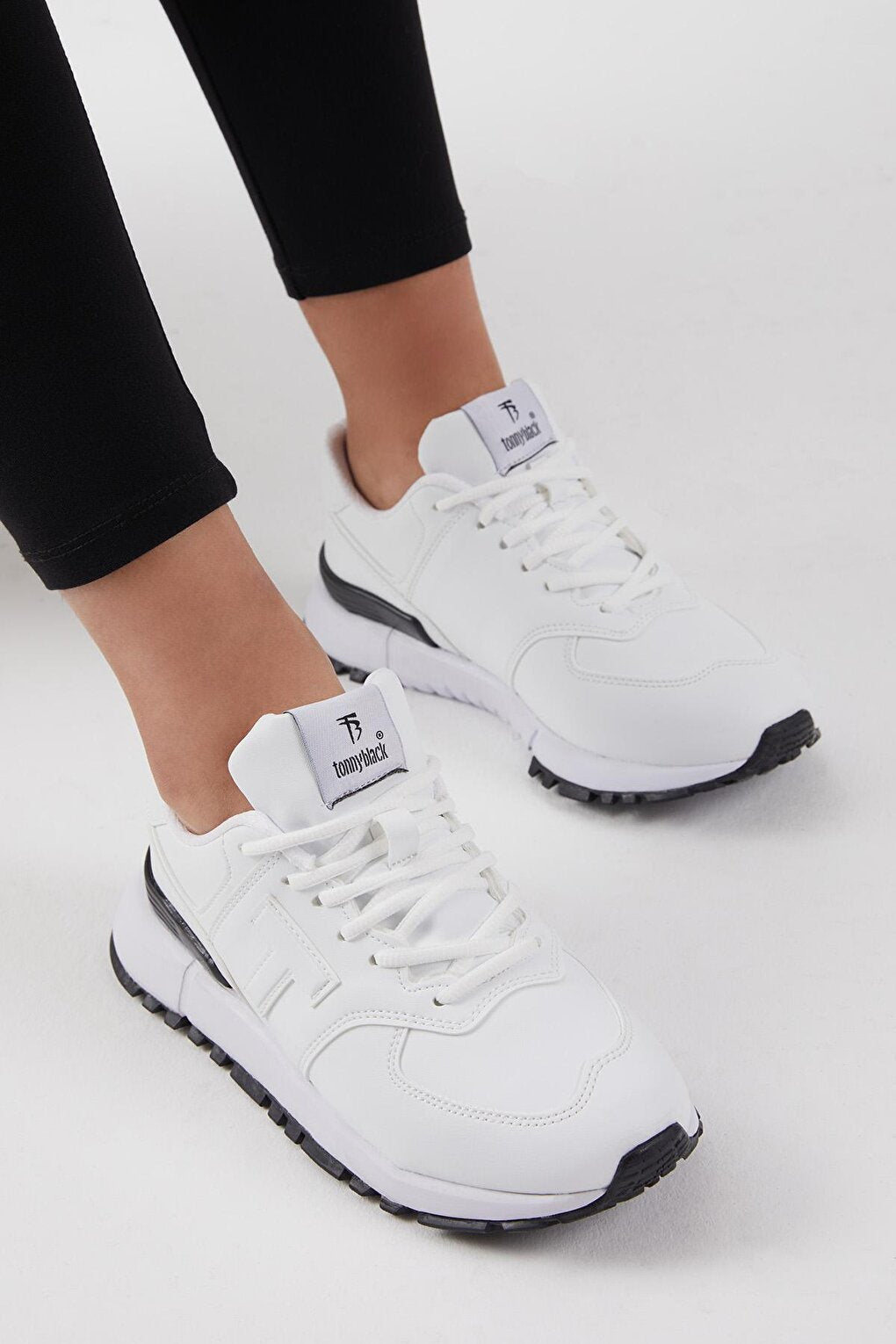 Unisex White Non-Slip Eva Sole Lace-Up Sneaker