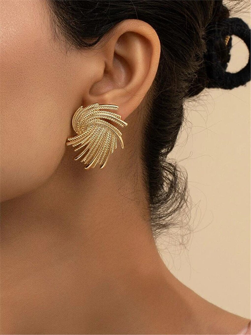 Gold Vintage Curved Earrings