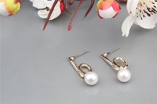 Curved Earrings with Pearls