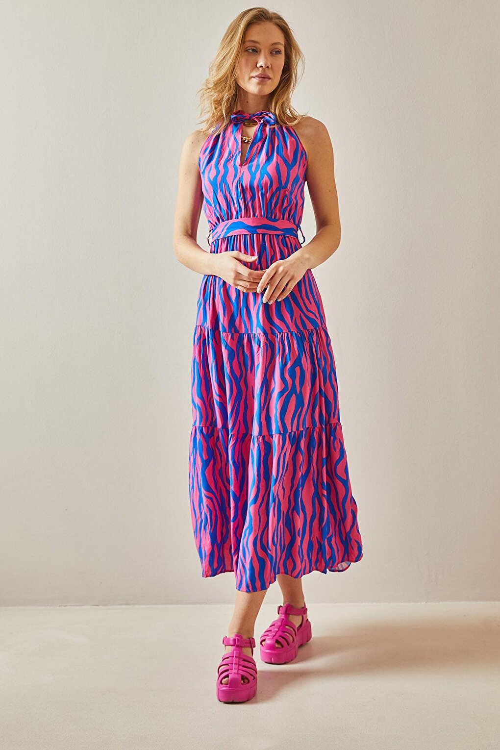 Saks Halter Neck Patterned Maxi Dress 5YXK6-47989-15