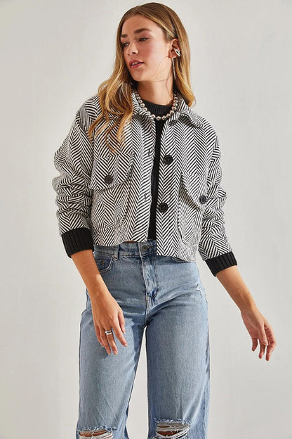 Women's Herringbone Patterned Buttoned Short Jacket