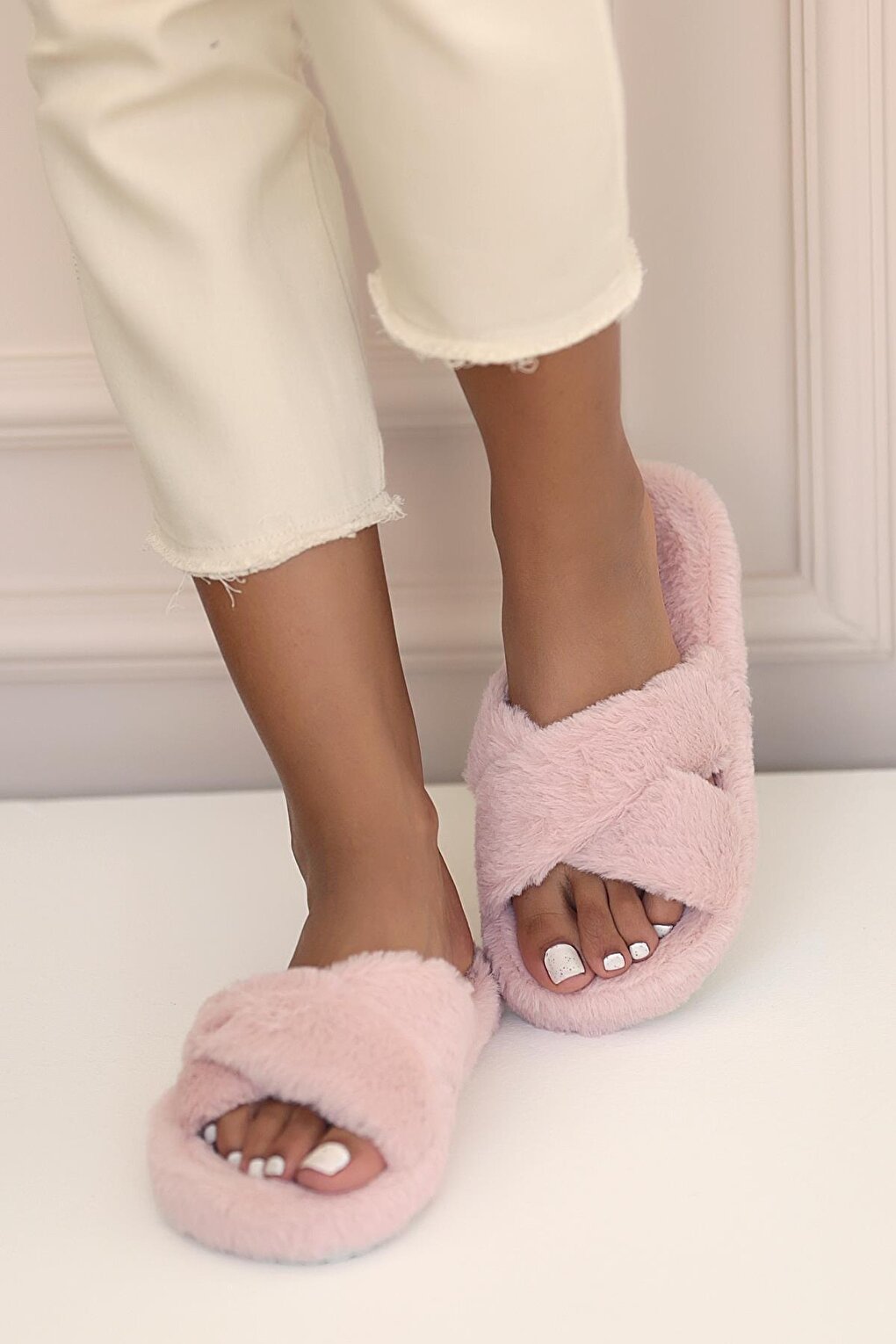 Cross Tape Thick Sole Fuzzy Women's Home Slippers P001-12-22