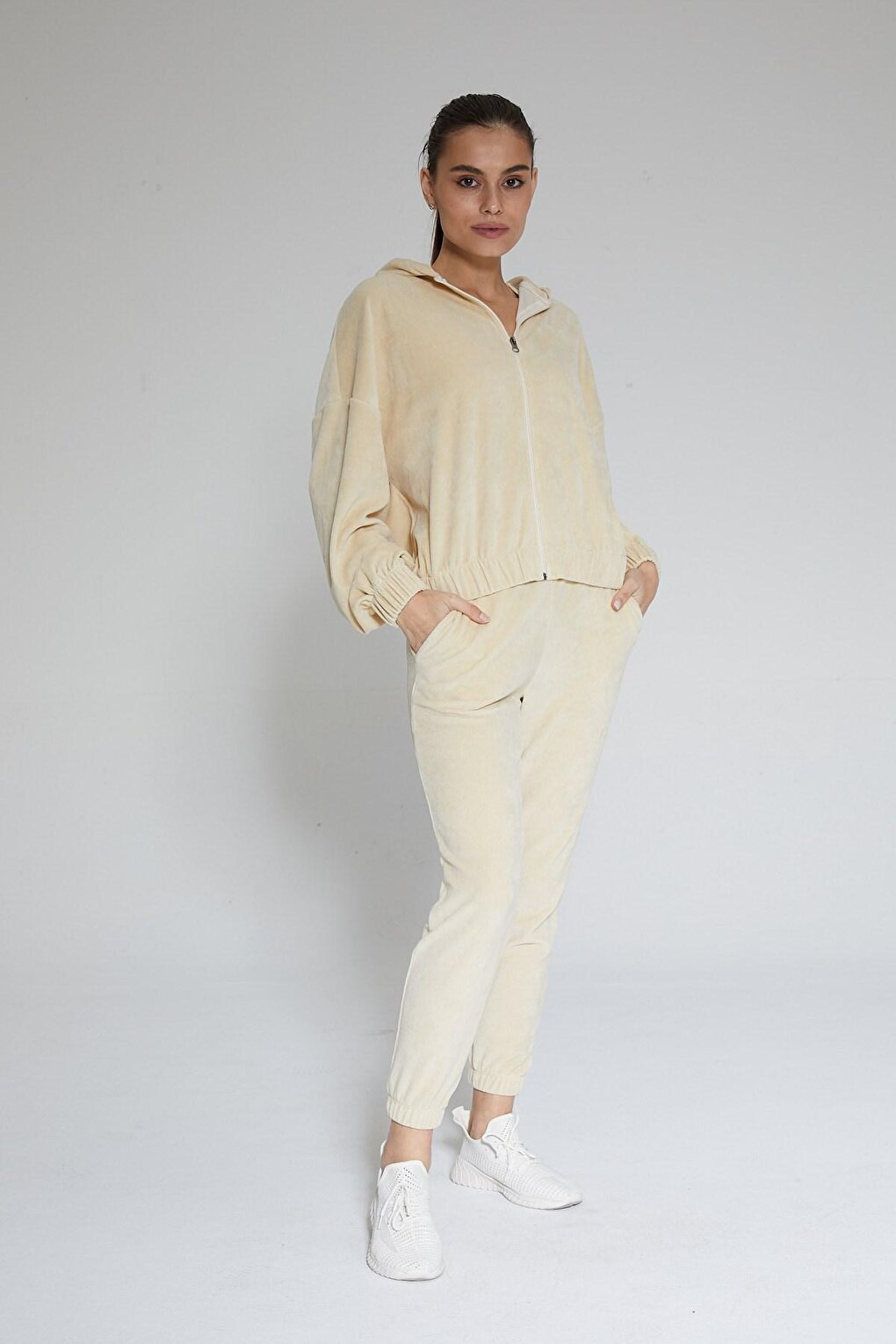 Beige Women's Zippered Velvet Cardigan - Vela