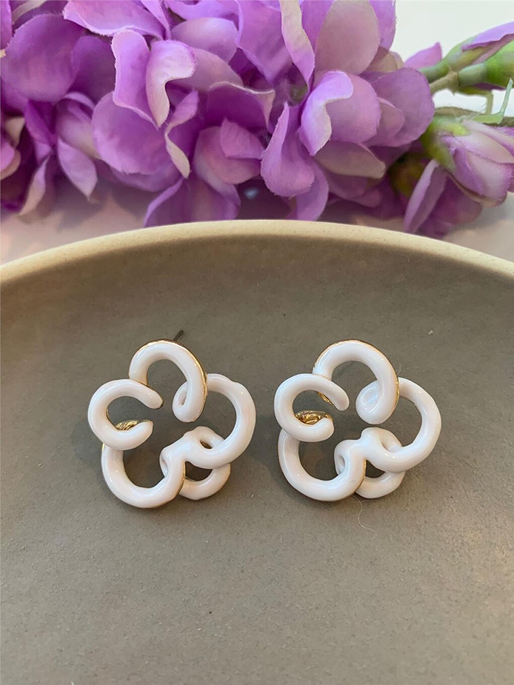 White Flower Shaped Earrings