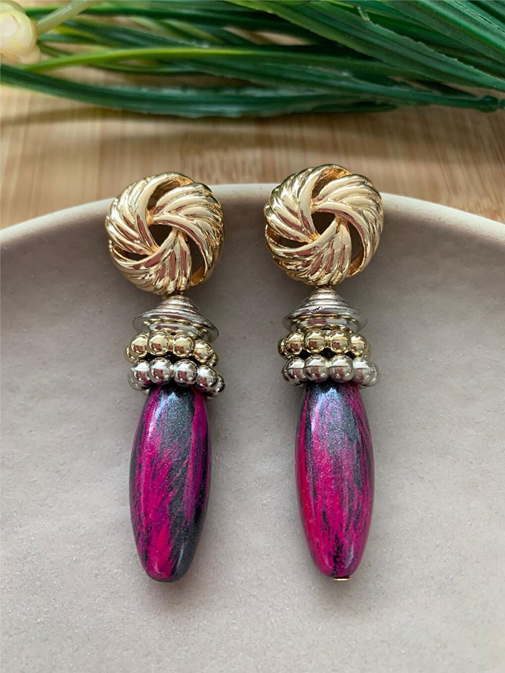 Fuchsia Black Marble Patterned Ellipse Design Earrings