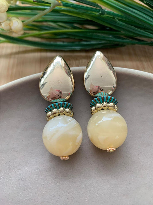 Mother of Pearl Colored Bulk Design Earrings