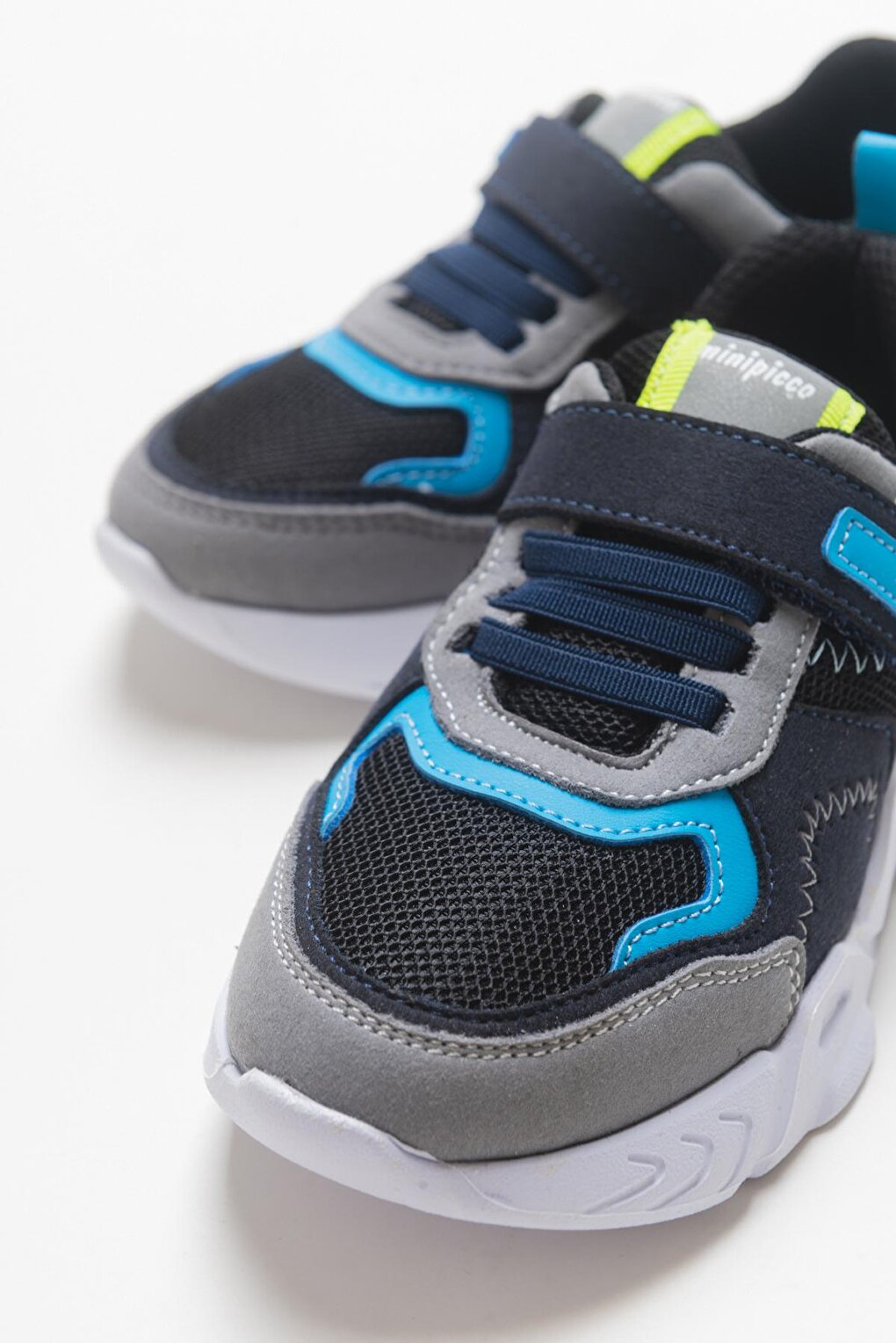 Boy's Gray healthy Supported Sports Shoes