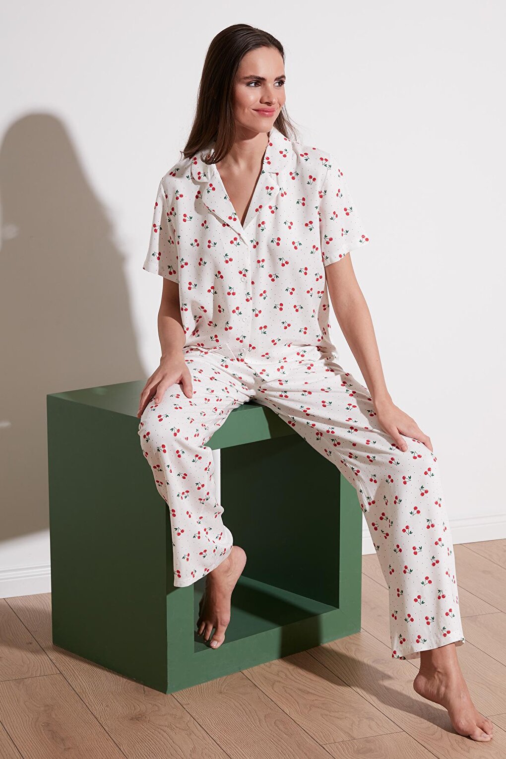 Comfortable Cut Wide Leg Mono Collar Short Sleeve Pajama Set 6110290