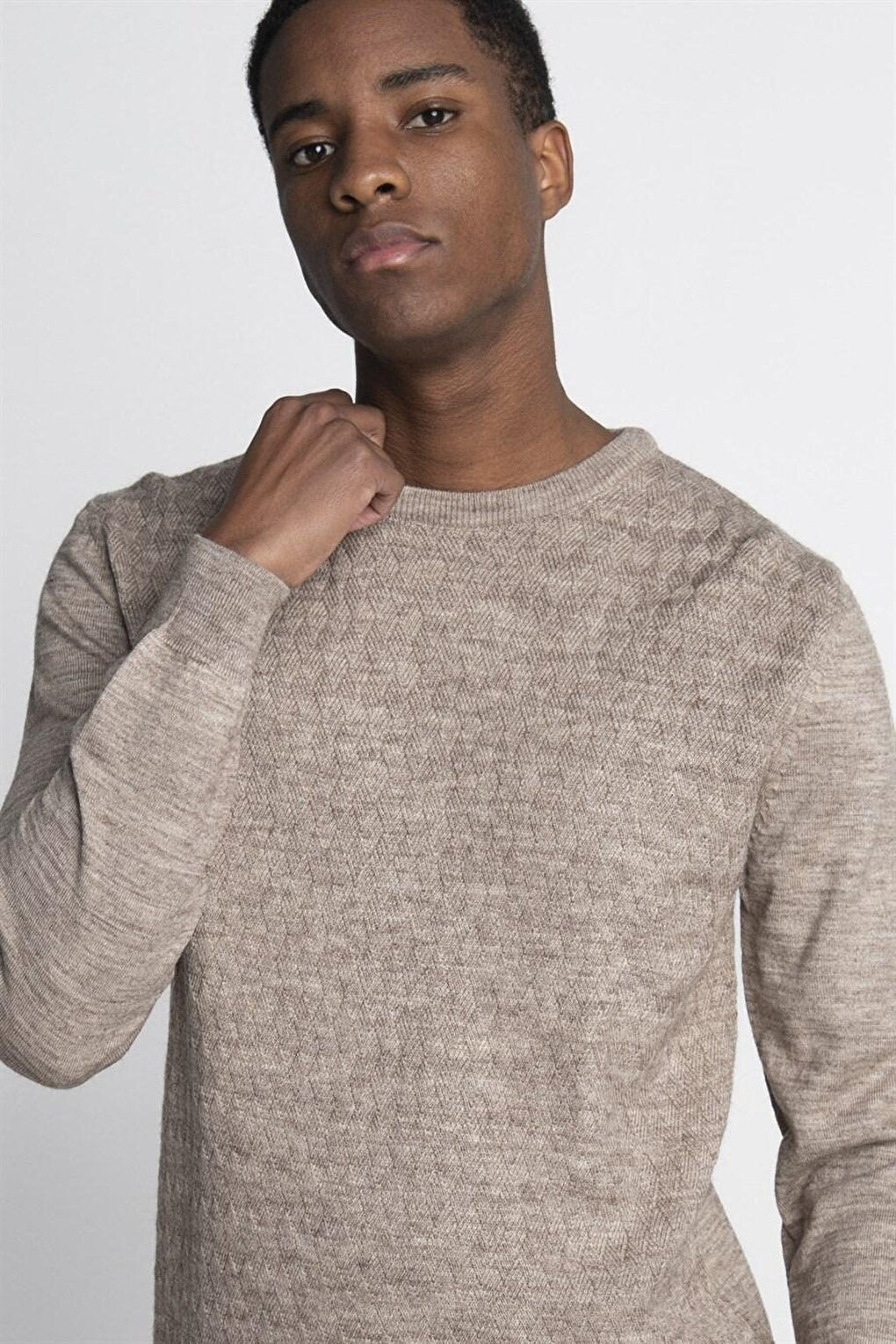 Slim Fit Narrow Cut Crew Neck Self Patterned Men's Beige Sweater