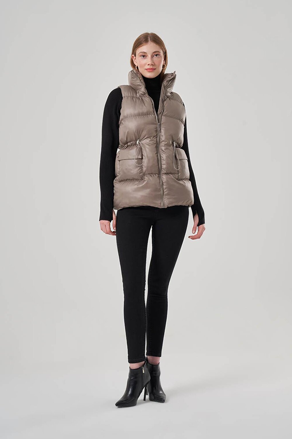 Puffy Gray Vest with Drawstring on the Side