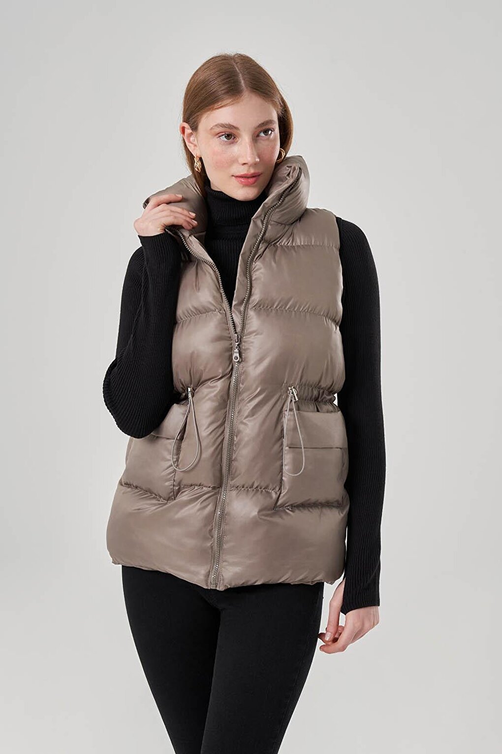 Puffy Gray Vest with Drawstring on the Side