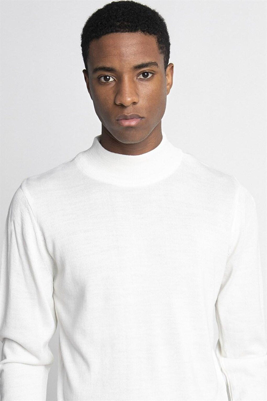 Slim Fit Narrow Cut Half Turtleneck Plain Men's White Sweater