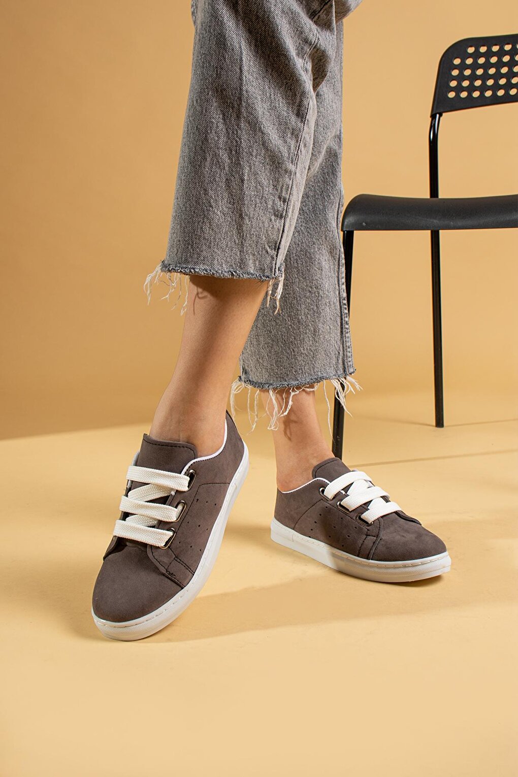 Comfortable Sole Thick Lace-up Women's Sneaker A320-20GreySuede