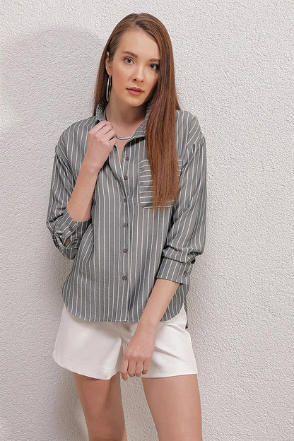 20143 Oversize Shirt with Pockets - Gray