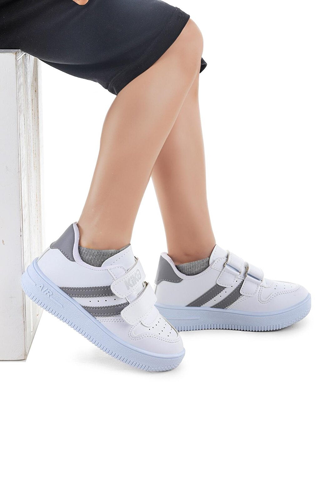 1740 Daily Velcro Boys Sports Shoes